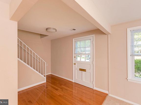 3rd image of 5712 Habersham Way