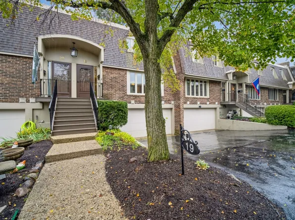 921 Harlem Ave APT 19, Glenview, IL 60025