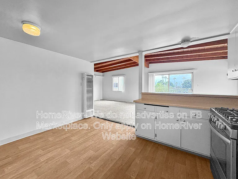 3516 Ocean Dr — Photo 4