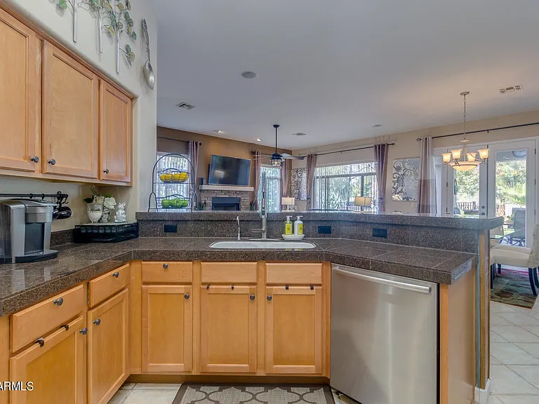 3922 E Carson Rd — Photo 13
