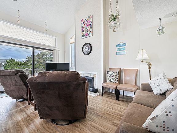 3rd image of 5111 West Ave #2