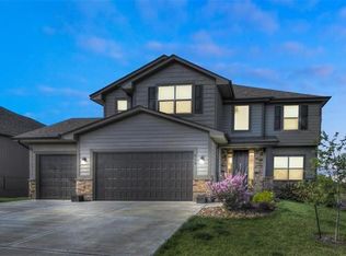 513 Sycamore Rd, Greenwood, MO 64034