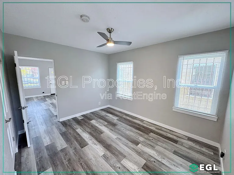 3039 S Bronson Ave — Photo 6