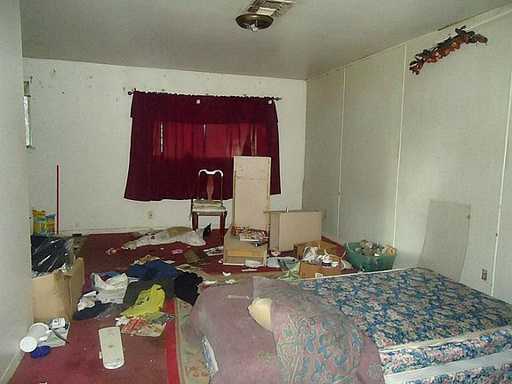 2nd image of 1810 Saddle Rock Dr