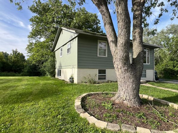 4408 Balmoral Dr, Richton Park, IL 60471