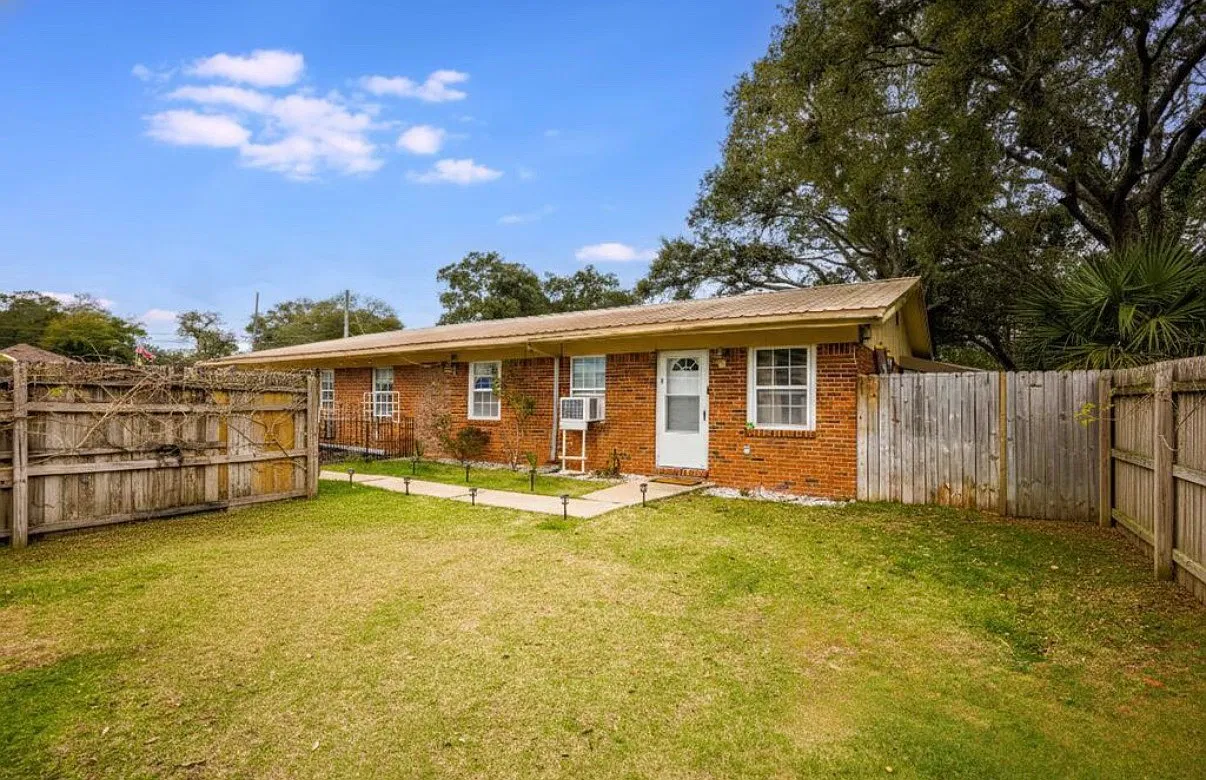 2 bed, 1100 sqft, $1,850 — Photo 1