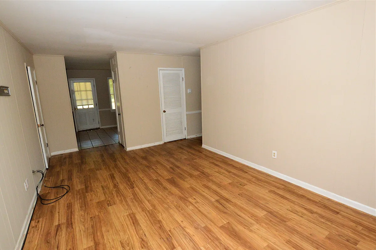 Building Photo - 120 Cherokee St #C