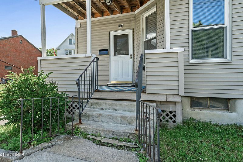 4th image of 244 Park Place