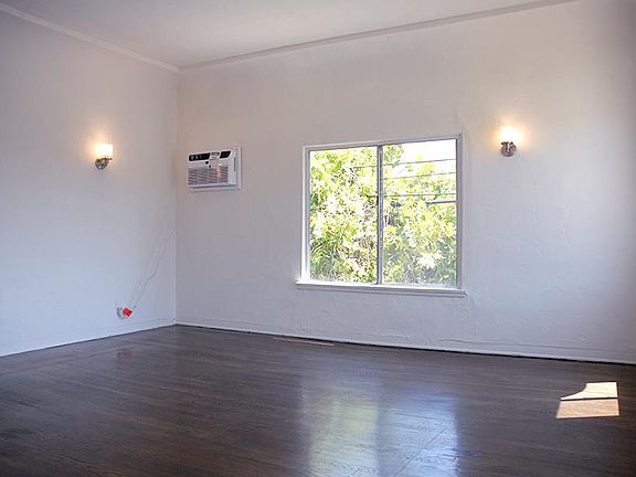 3rd image of 405 N Spaulding Ave #107