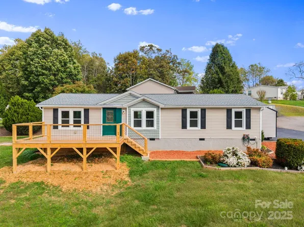 6 Sahalee Dr, Asheville, NC 28804