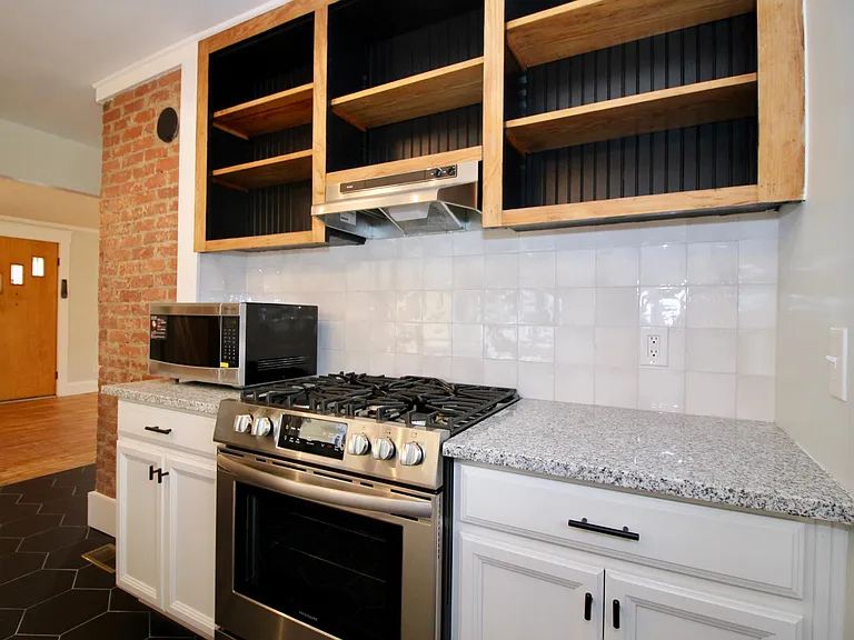 6843 Buckingham Pl — Photo 3