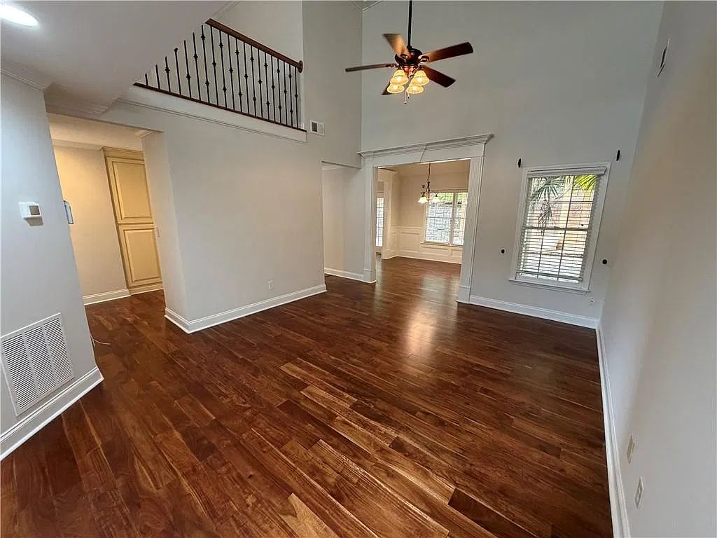 3 bed, 2.5 bath, 2309 sqft, $2,395 — Photo 3