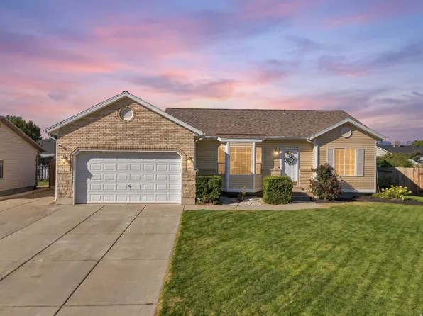 696 W 1960 N, Clinton, UT 84015