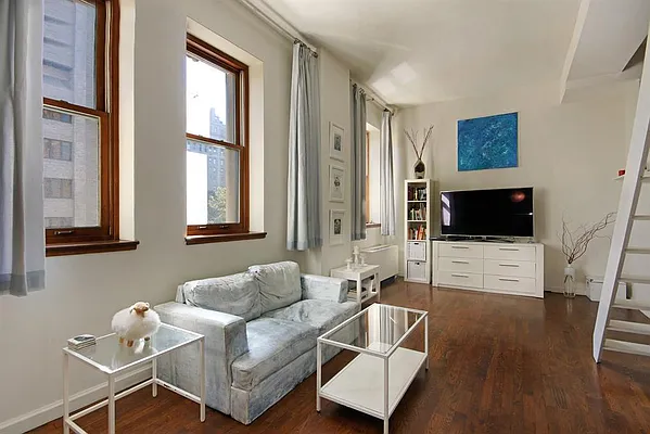 Rented by Avenues Real Estate | media 21