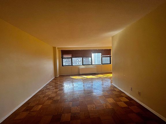 3rd image of 201 Saint Pauls Ave APT 11N