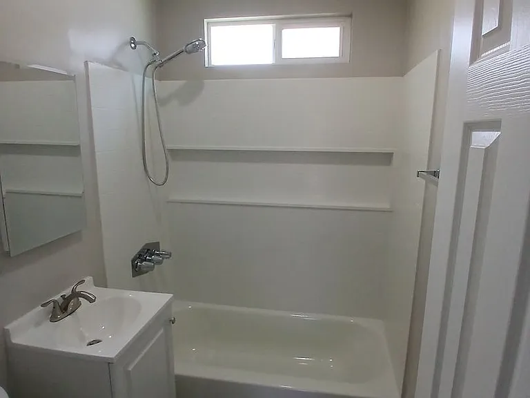 1923 Reyes Property — Photo 6