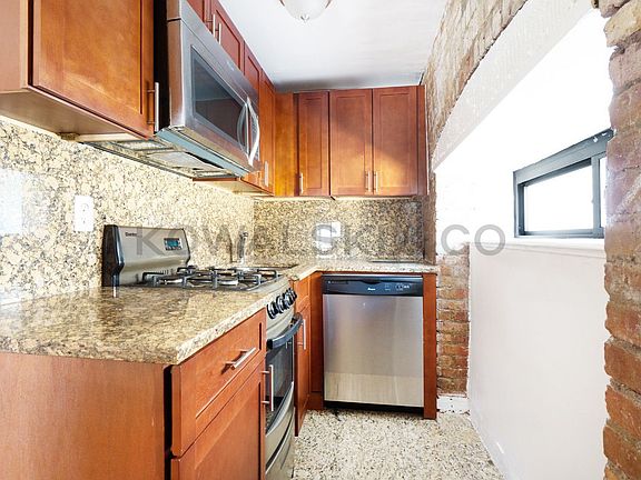 4th image of 156 Bleecker St #10AW