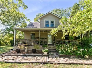 14375 County Rd E, Camden Pt, MO 64018