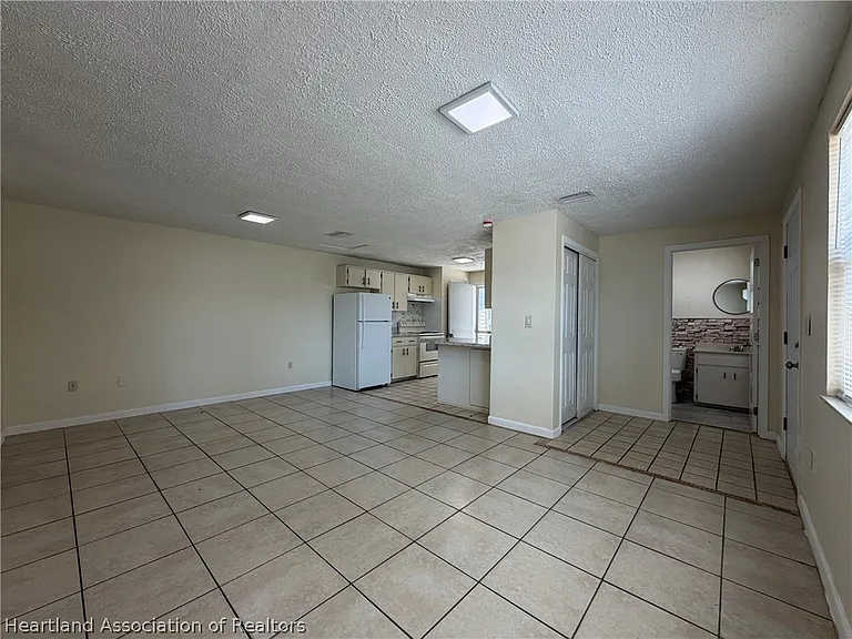 649 N Pine St — Photo 5