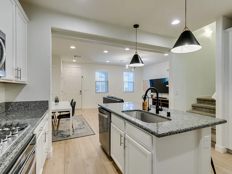 77 Alamere Falls Dr — Photo 30