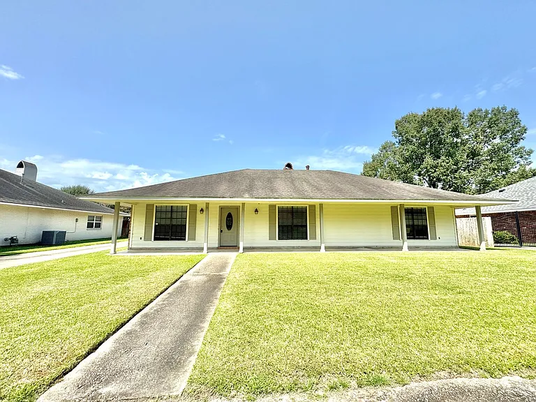 5016 Five Forks Dr — Photo 2