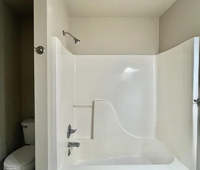 44 N Meyers Ave — Photo 29