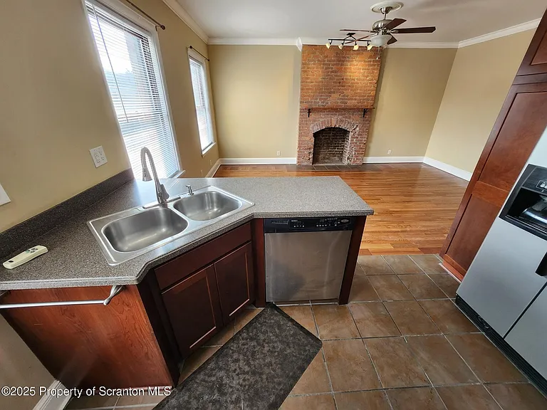 98 N Franklin St #2 — Photo 9