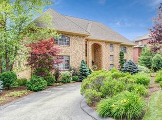 24 Coachman Ridge Rd, Shrewsbury, MA 01545