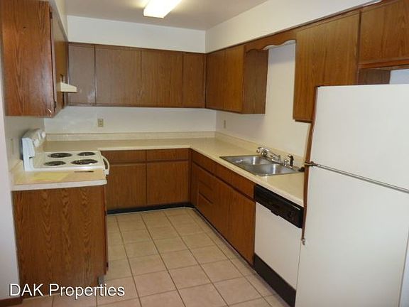 2nd image of W194N16510 Eagle Dr APT B2