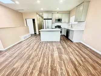 Rented by Papp Realty