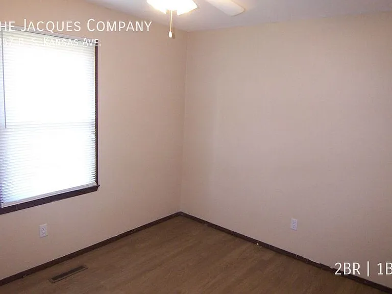 1057B S Kansas Ave — Photo 6