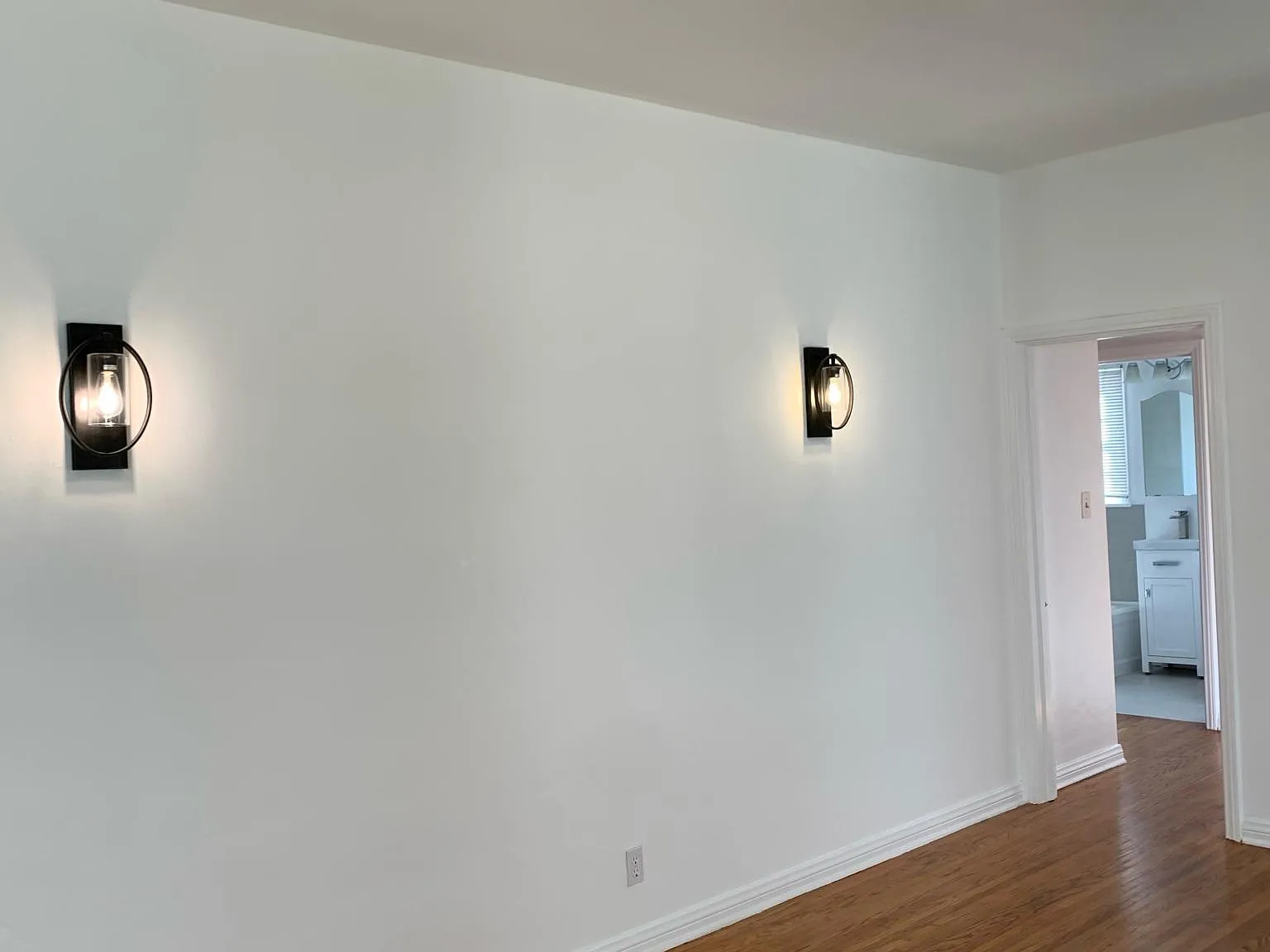 1640 Malcolm Ave — Photo 2