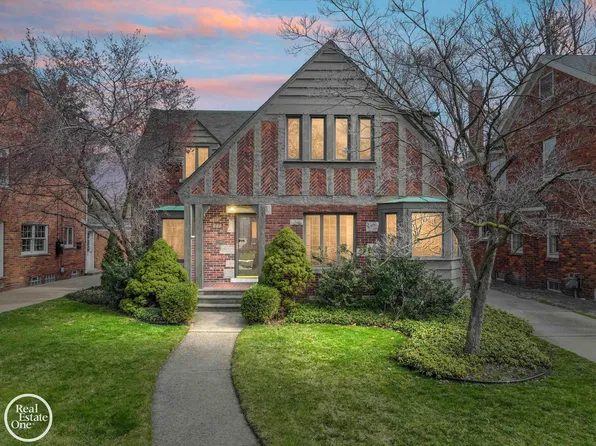 268 Kenwood Ct, Grosse Pointe Farms, MI 48236