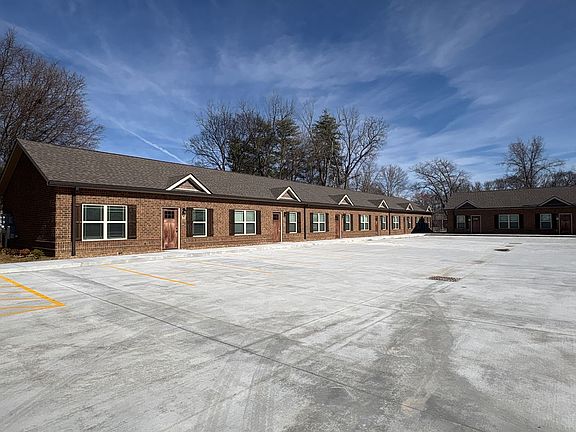 3rd image of 404 Cedar Ln #12