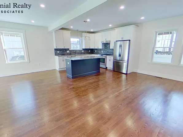 40 Grant Pl #2, Waltham, MA 02451