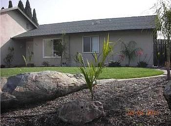 1st image of 561 N Emerald Dr