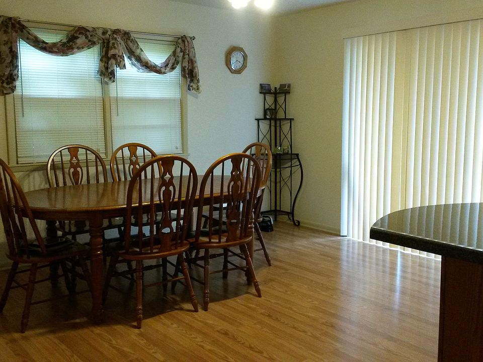 1st image of 706 Meadow Ln