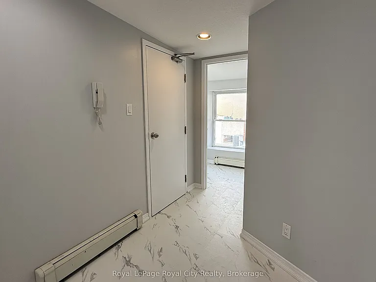 33 Wyndham St N #2 — Photo 13