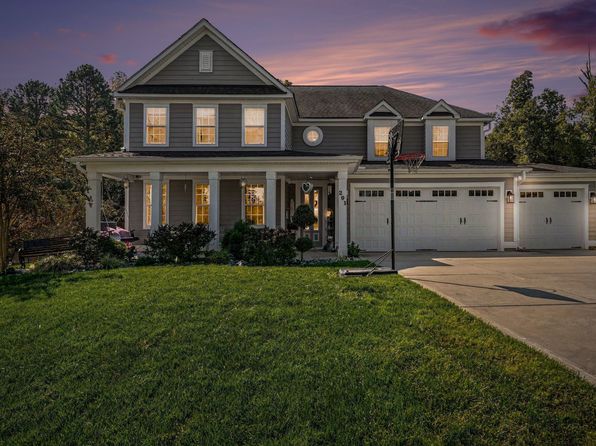 201 Country Lake Dr