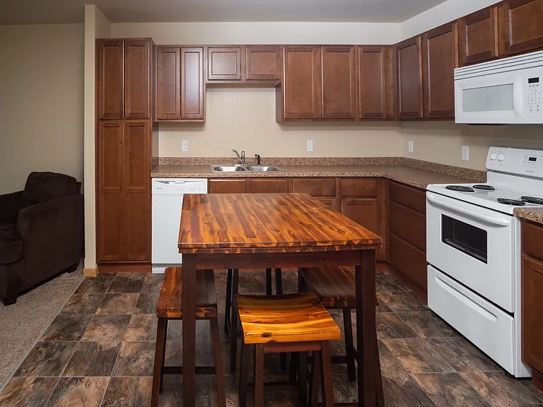 Stanley Apartments — Photo 15