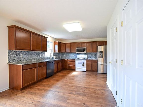 3rd image of 2284 Horseshoe Ct