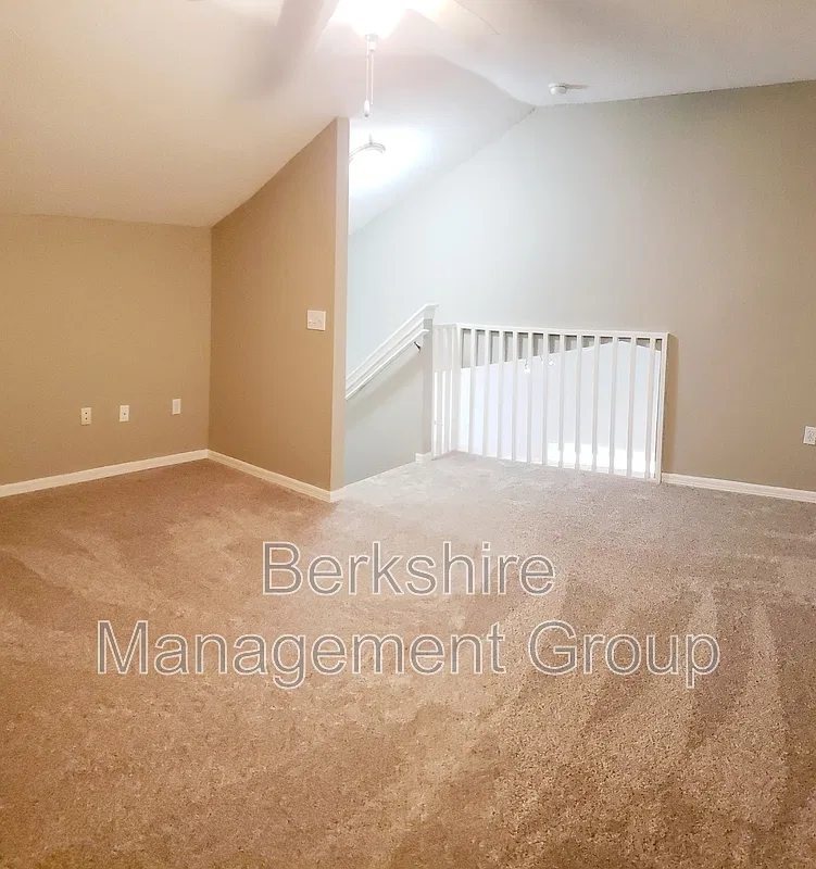 2 bed, 2.0 bath, 1408 sqft, $1,795 — Photo 4