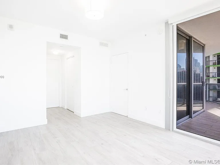 488 NE 18th St #2200 — Photo 7