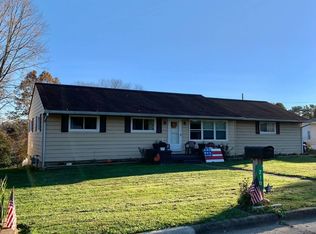 210 Westview Dr, New Concord, OH 43762