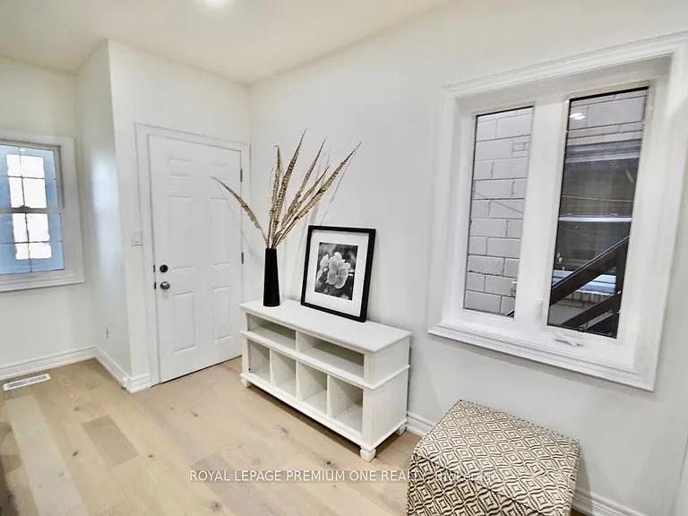312 Rustic Rd #B — Photo 2