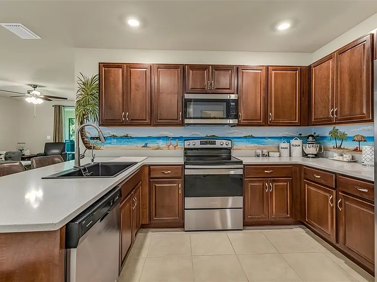 7177 W Lenox Cir — Photo 6