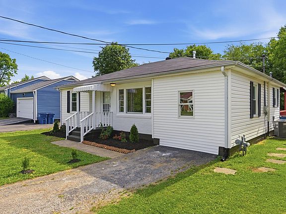 3rd image of 129 Boyden Ct