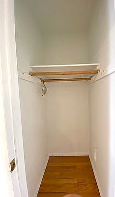 3rd image of 302 E 52nd St APT 402