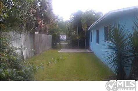 4th image of 831 W Kalmia Dr