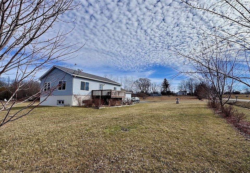 1st image of 923 Poplar Ridge Rd